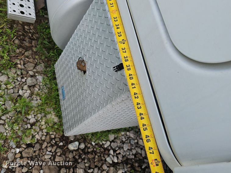 image for item EJ5524 2016 Frieghtliner  Cascadia  semi truck