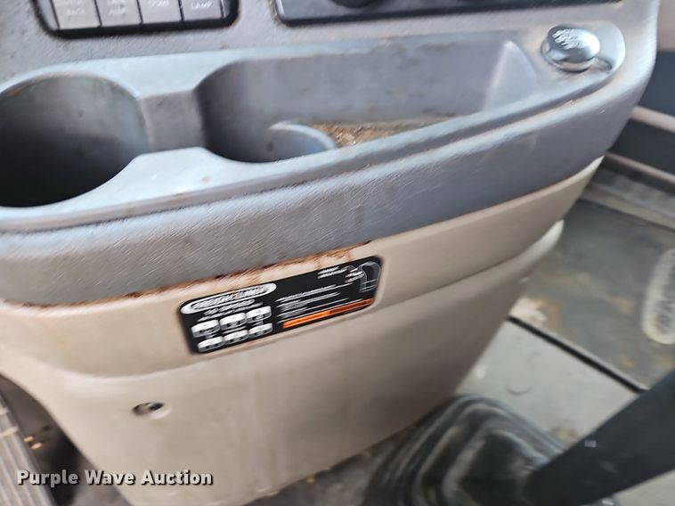 image for item EJ5524 2016 Frieghtliner  Cascadia  semi truck