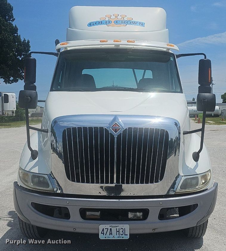 image for item EJ5597 2015 International  TranStar 8600 semi truck