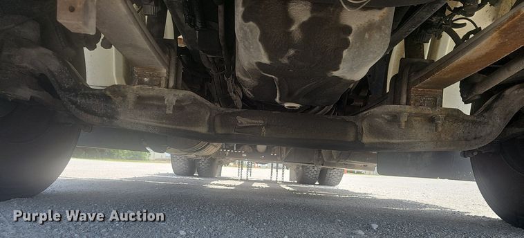 image for item EJ5597 2015 International  TranStar 8600 semi truck