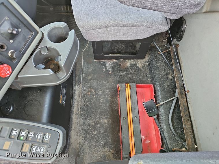 image for item EJ5597 2015 International  TranStar 8600 semi truck