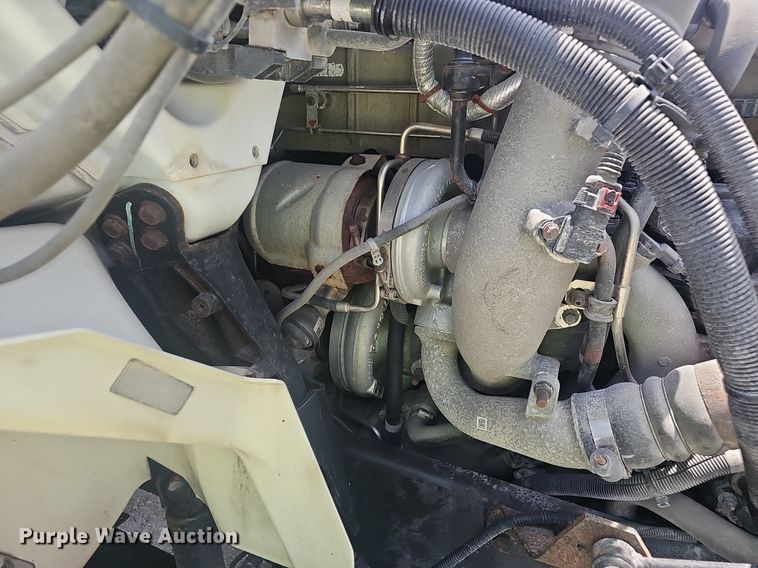 image for item EJ5597 2015 International  TranStar 8600 semi truck