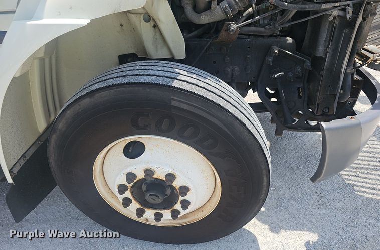 image for item EJ5597 2015 International  TranStar 8600 semi truck