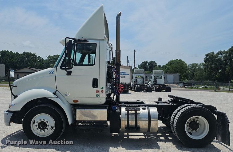 image for item EJ5598 2015 International  TranStar 8600 semi truck