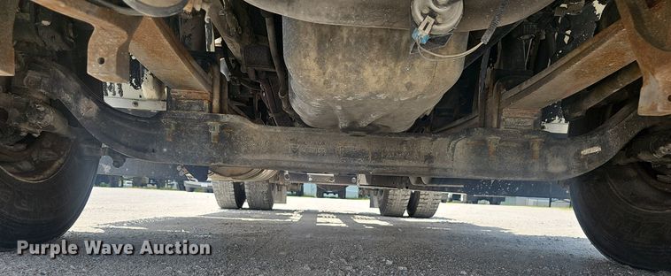 image for item EJ5598 2015 International  TranStar 8600 semi truck