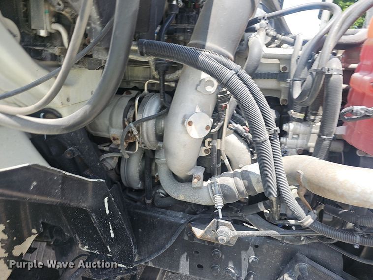 image for item EJ5598 2015 International  TranStar 8600 semi truck