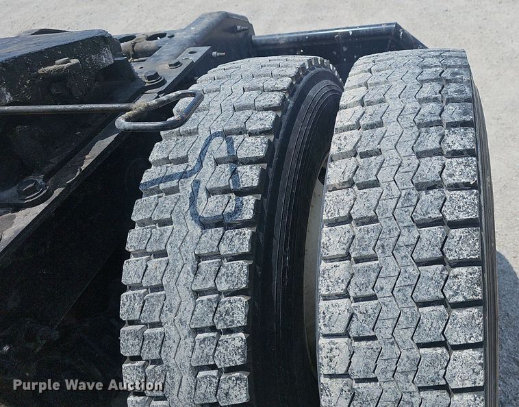 image for item EJ5598 2015 International  TranStar 8600 semi truck