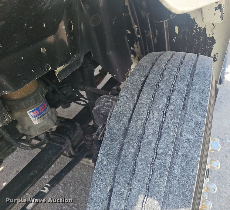 image for item EJ5598 2015 International  TranStar 8600 semi truck