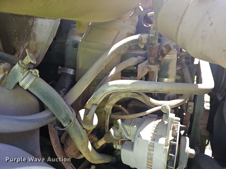 image for item EJ5610 2002 International  8100 semi truck