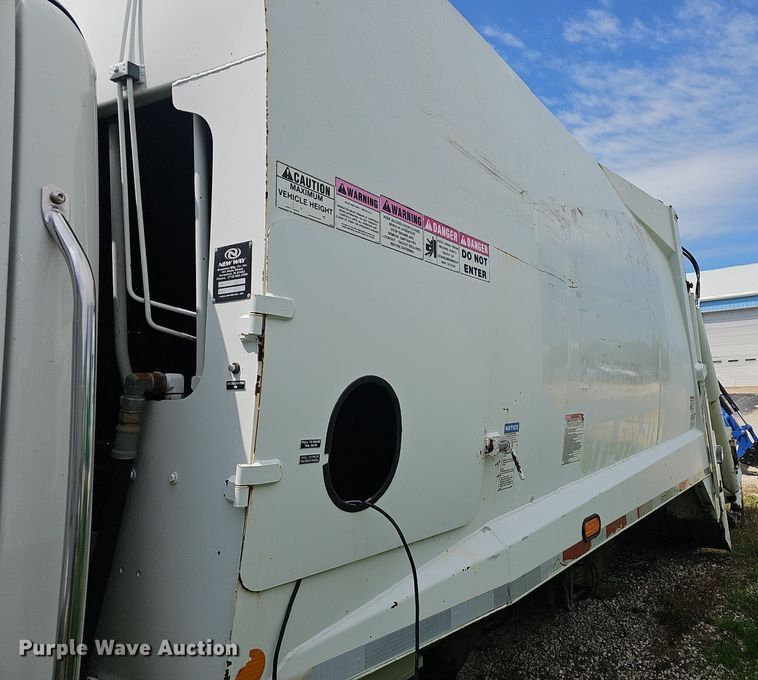 image for item EJ5619 2012 Freightliner  M2 refuse truck