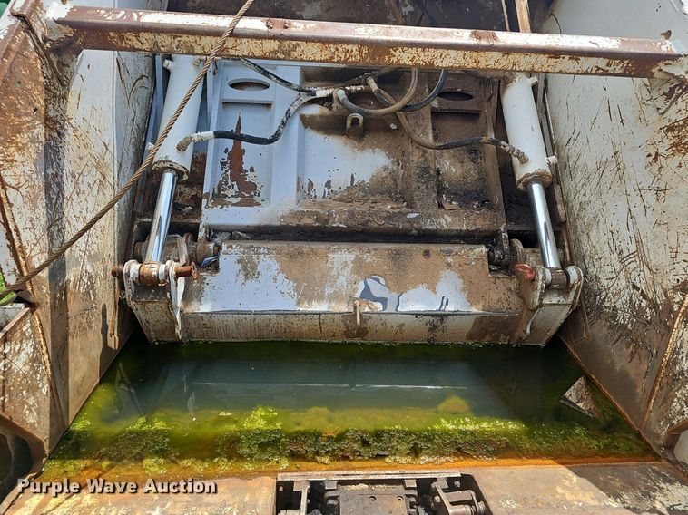 image for item EJ5619 2012 Freightliner  M2 refuse truck