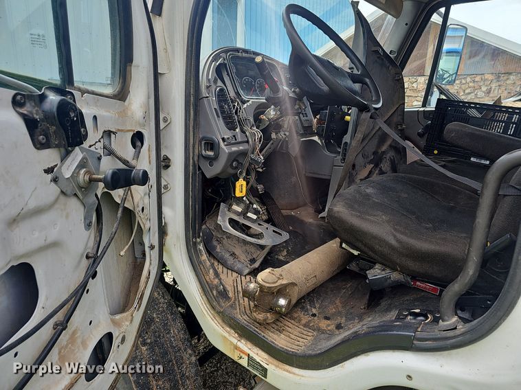 image for item EJ5619 2012 Freightliner  M2 refuse truck