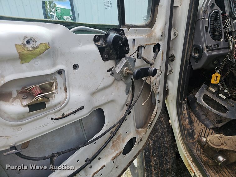 image for item EJ5619 2012 Freightliner  M2 refuse truck