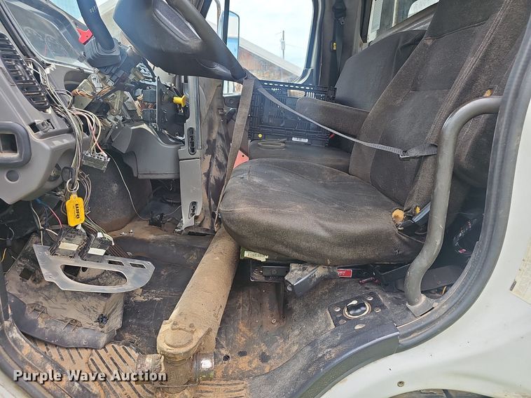 image for item EJ5619 2012 Freightliner  M2 refuse truck