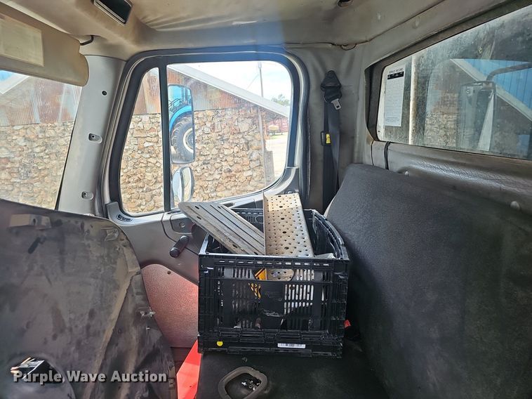 image for item EJ5619 2012 Freightliner  M2 refuse truck