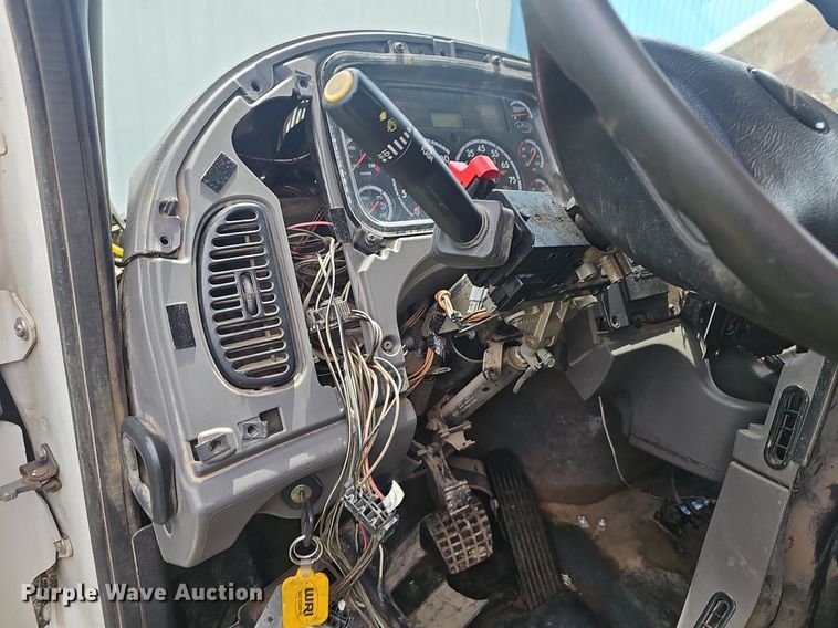 image for item EJ5619 2012 Freightliner  M2 refuse truck