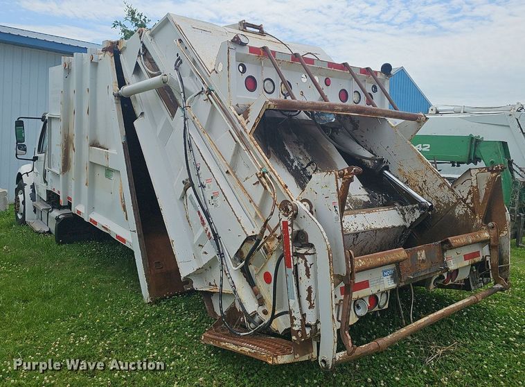 image for item EJ5620 2011 Frieghtliner  M2 refuse truck