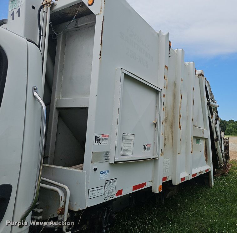 image for item EJ5620 2011 Frieghtliner  M2 refuse truck