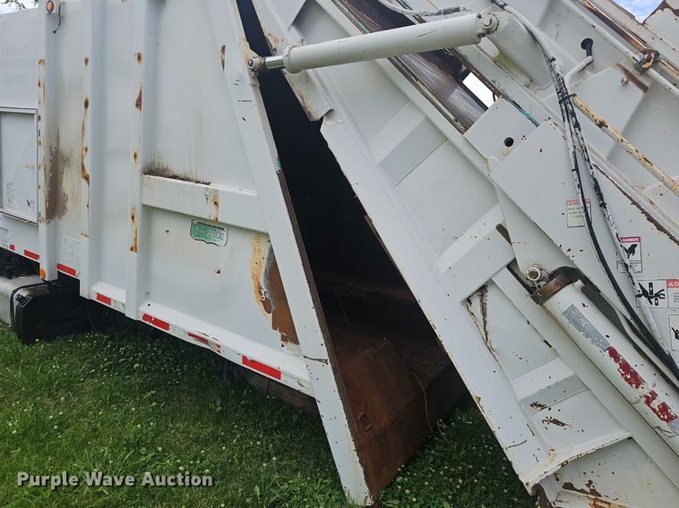 image for item EJ5620 2011 Frieghtliner  M2 refuse truck