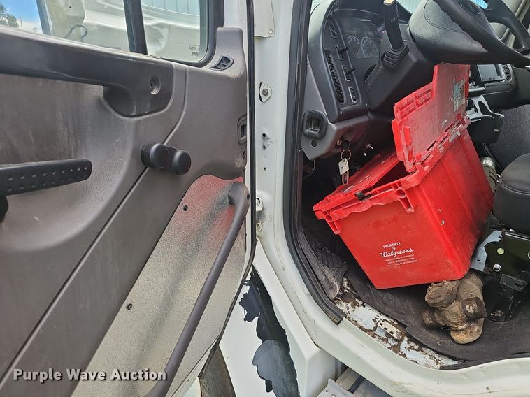 image for item EJ5620 2011 Frieghtliner  M2 refuse truck