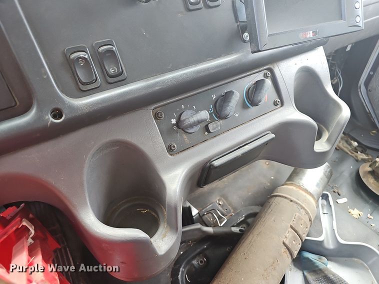 image for item EJ5620 2011 Frieghtliner  M2 refuse truck