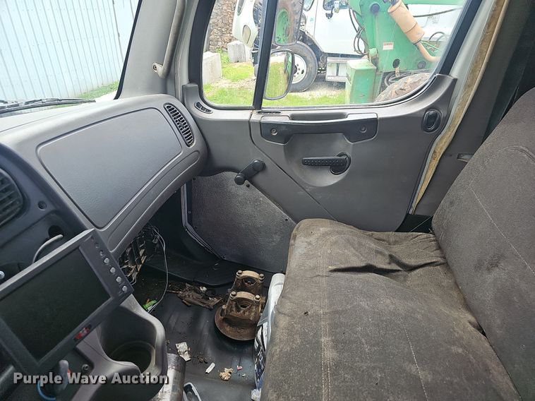 image for item EJ5620 2011 Frieghtliner  M2 refuse truck