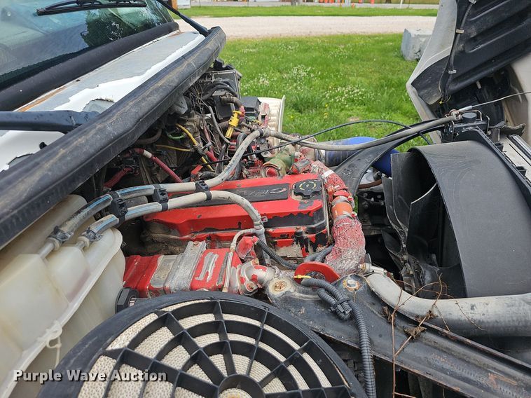 image for item EJ5620 2011 Frieghtliner  M2 refuse truck