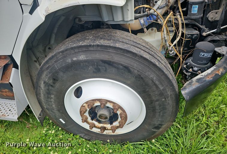 image for item EJ5620 2011 Frieghtliner  M2 refuse truck