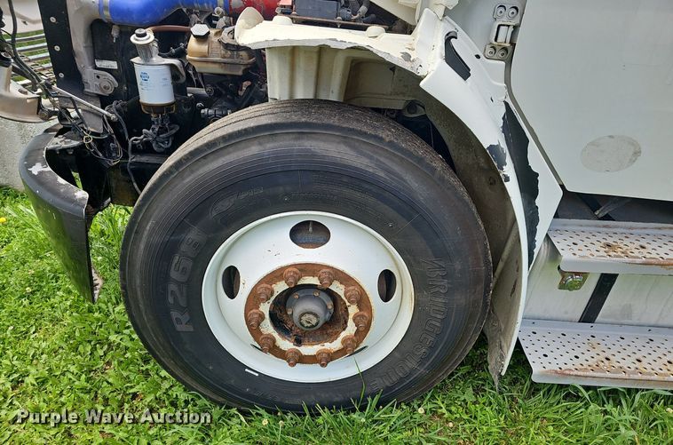 image for item EJ5620 2011 Frieghtliner  M2 refuse truck