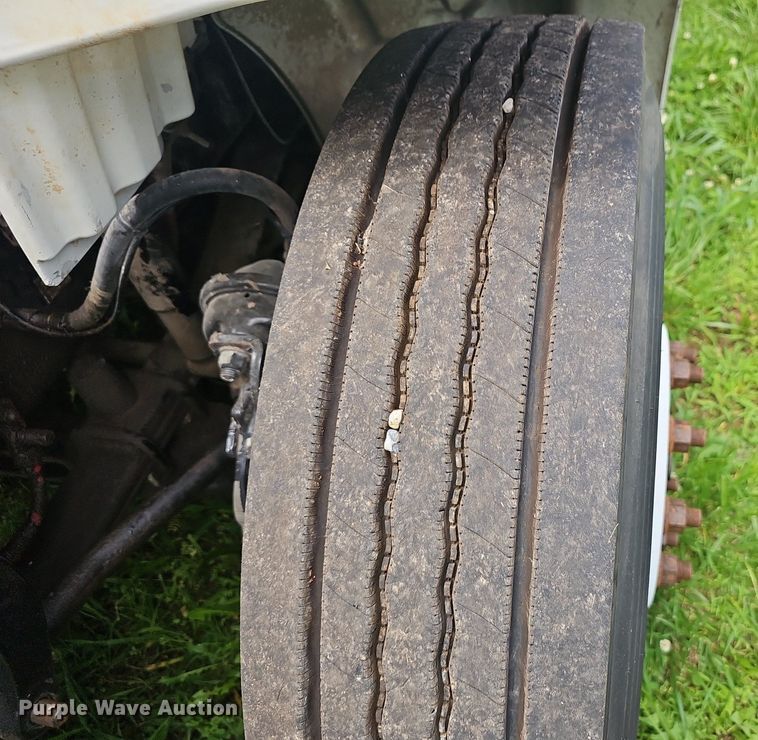 image for item EJ5620 2011 Frieghtliner  M2 refuse truck