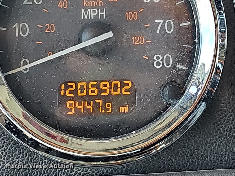 image for item EJ6028 2014 Peterbilt  386 semi truck