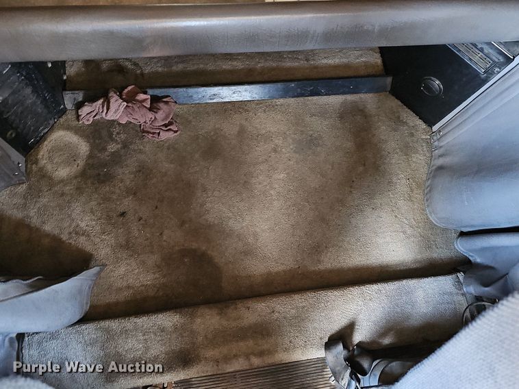 image for item EJ6028 2014 Peterbilt  386 semi truck