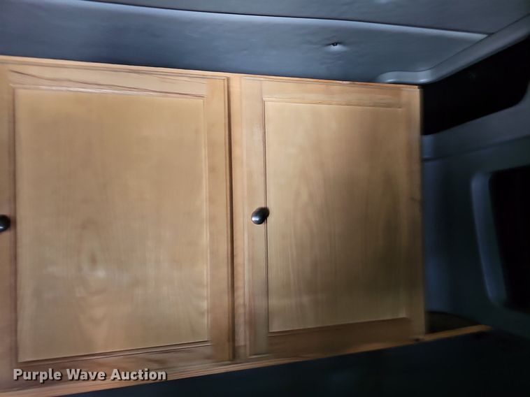 image for item EJ6028 2014 Peterbilt  386 semi truck