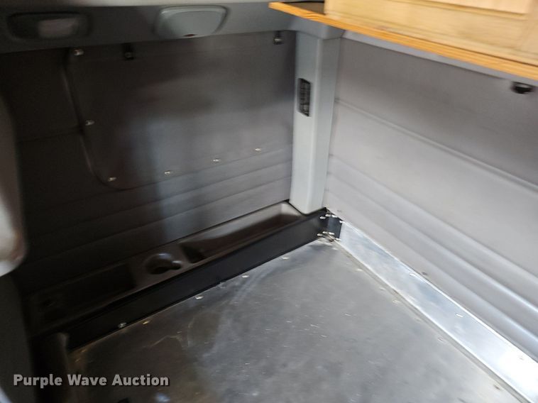 image for item EJ6028 2014 Peterbilt  386 semi truck