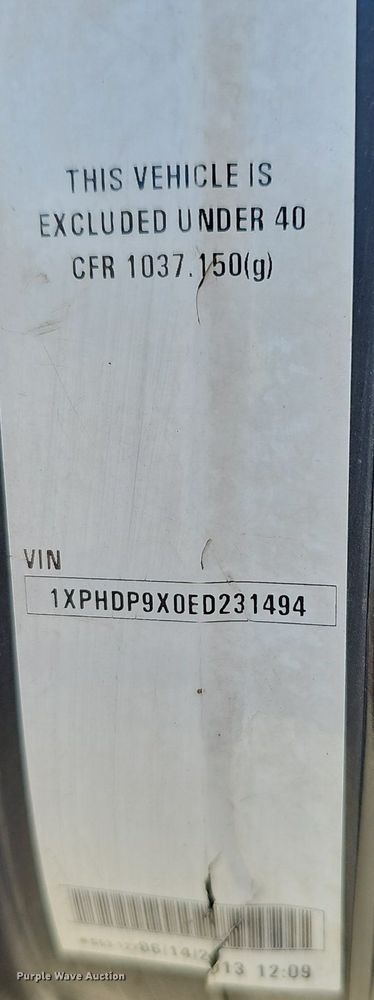 image for item EJ6028 2014 Peterbilt  386 semi truck