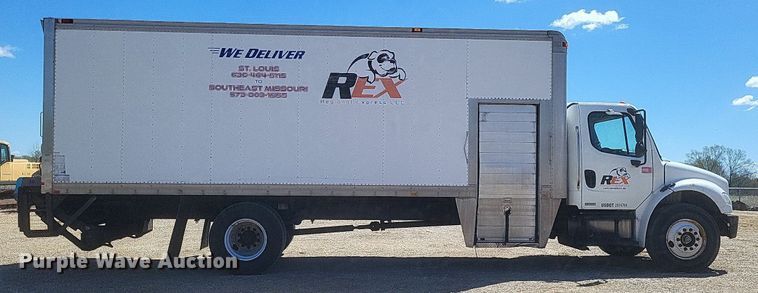 image for item EJ7907 2007 Freightliner Business Class M2 box truck