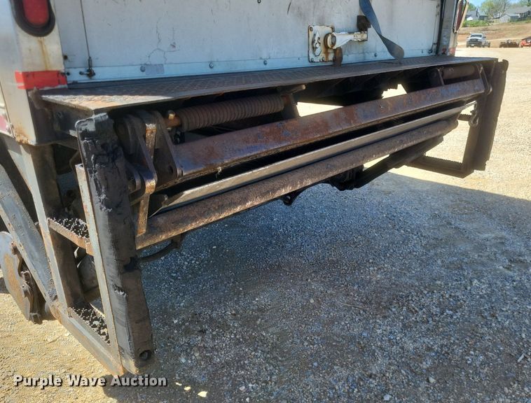 image for item EJ7907 2007 Freightliner Business Class M2 box truck