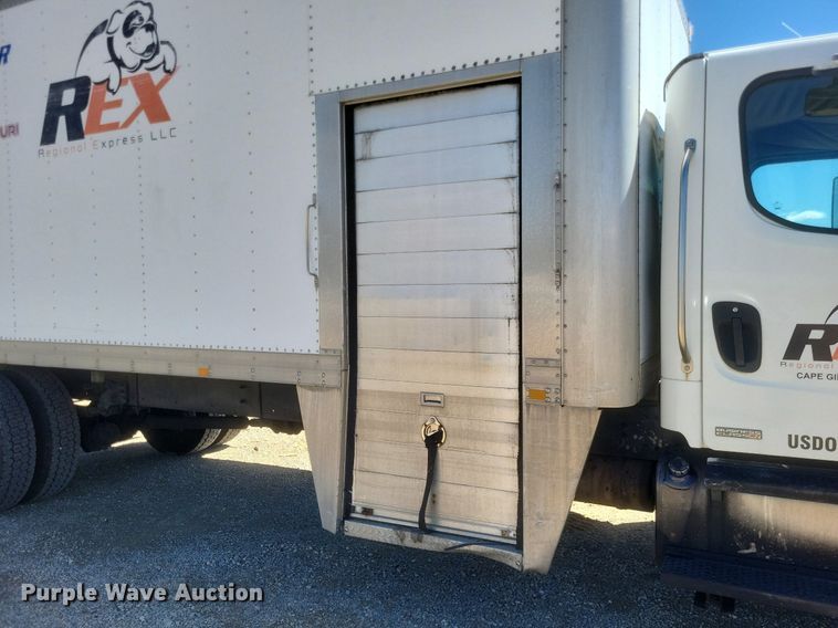 image for item EJ7907 2007 Freightliner Business Class M2 box truck