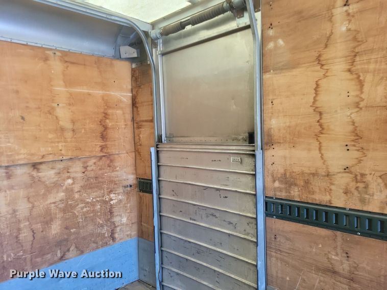 image for item EJ7907 2007 Freightliner Business Class M2 box truck