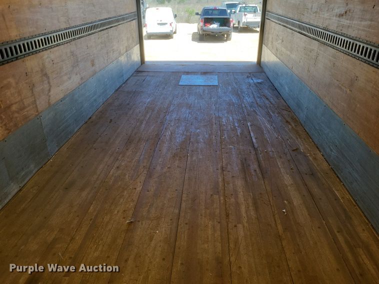 image for item EJ7907 2007 Freightliner Business Class M2 box truck