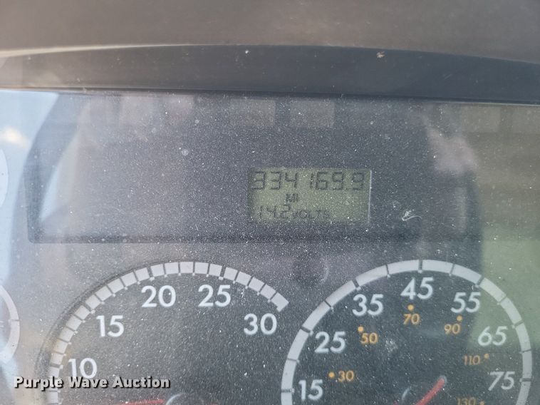 image for item EJ7907 2007 Freightliner Business Class M2 box truck