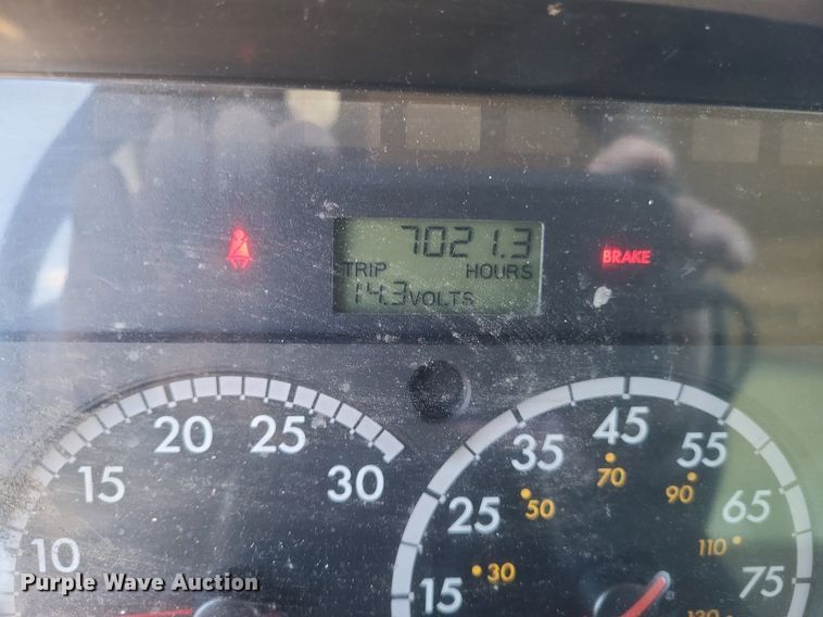 image for item EJ7907 2007 Freightliner Business Class M2 box truck