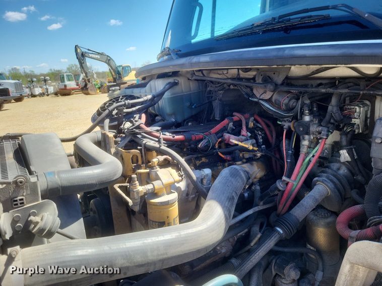 image for item EJ7907 2007 Freightliner Business Class M2 box truck