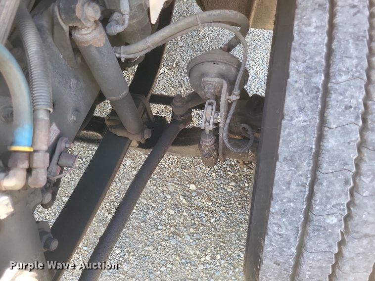 image for item EJ7907 2007 Freightliner Business Class M2 box truck