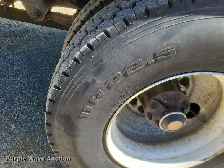 image for item EJ7907 2007 Freightliner Business Class M2 box truck