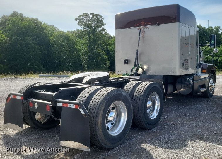 image for item EJ7995 2005 Kenworth  T600 Aerocab semi truck