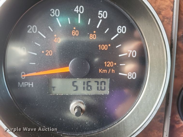 image for item EJ7995 2005 Kenworth  T600 Aerocab semi truck