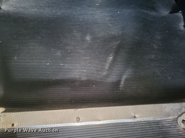 image for item EJ7995 2005 Kenworth  T600 Aerocab semi truck