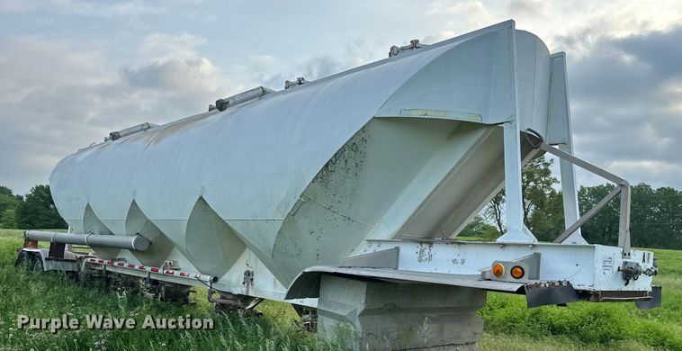 image for item EK1351 1978 Fruehauf pneumatic dry bulk trailer