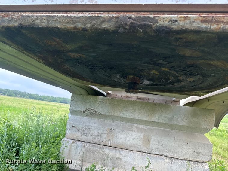 image for item EK1351 1978 Fruehauf pneumatic dry bulk trailer